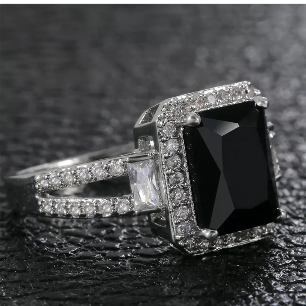 New Black Sapphire 925 Silver Engagement Ring